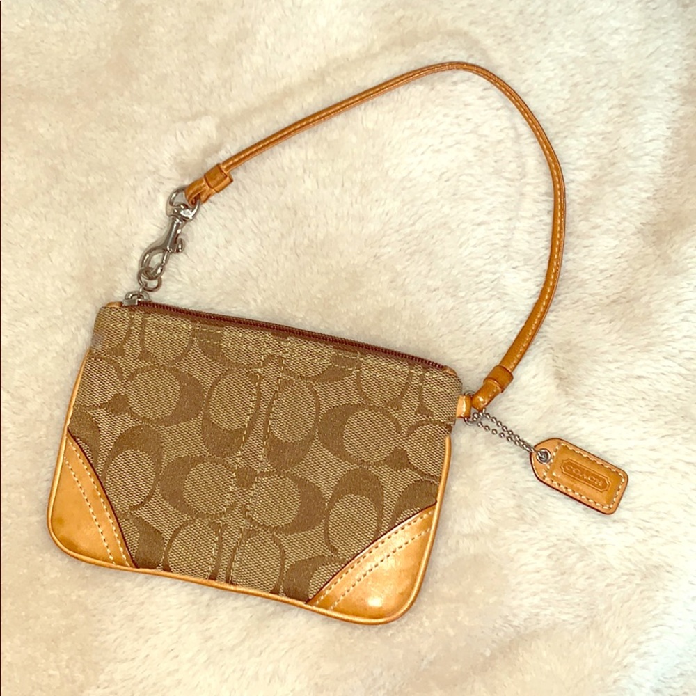 🌺Brown Coach Wristlet